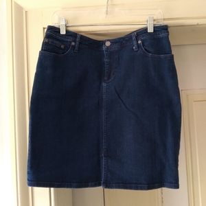 Banana republic. Stretch denim pencil skirt. Size 10. Euc. Dark blue. Knee lengt